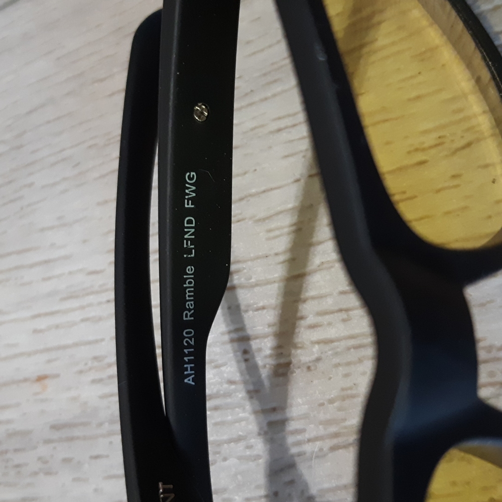 Foster Grant Black Plastic Frames - image 2